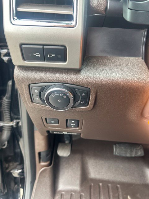 Used 2017 Ford F350 King Ranch w/ King Ranch Ultimate Package AWD/4WD image 17