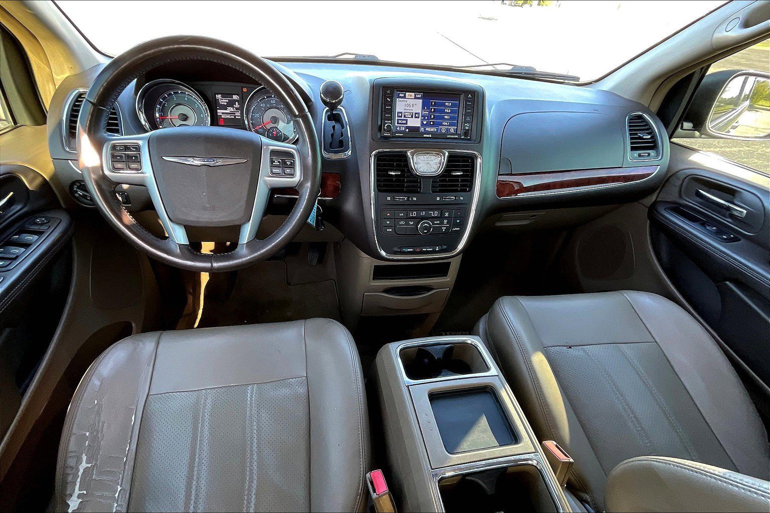Used 2012 Chrysler Town & Country Touring w/ Entertainment Group #1 image 15