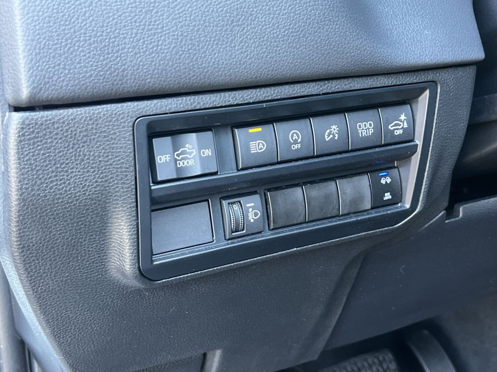 Used 2023 Toyota Tundra Limited AWD/4WD image 37