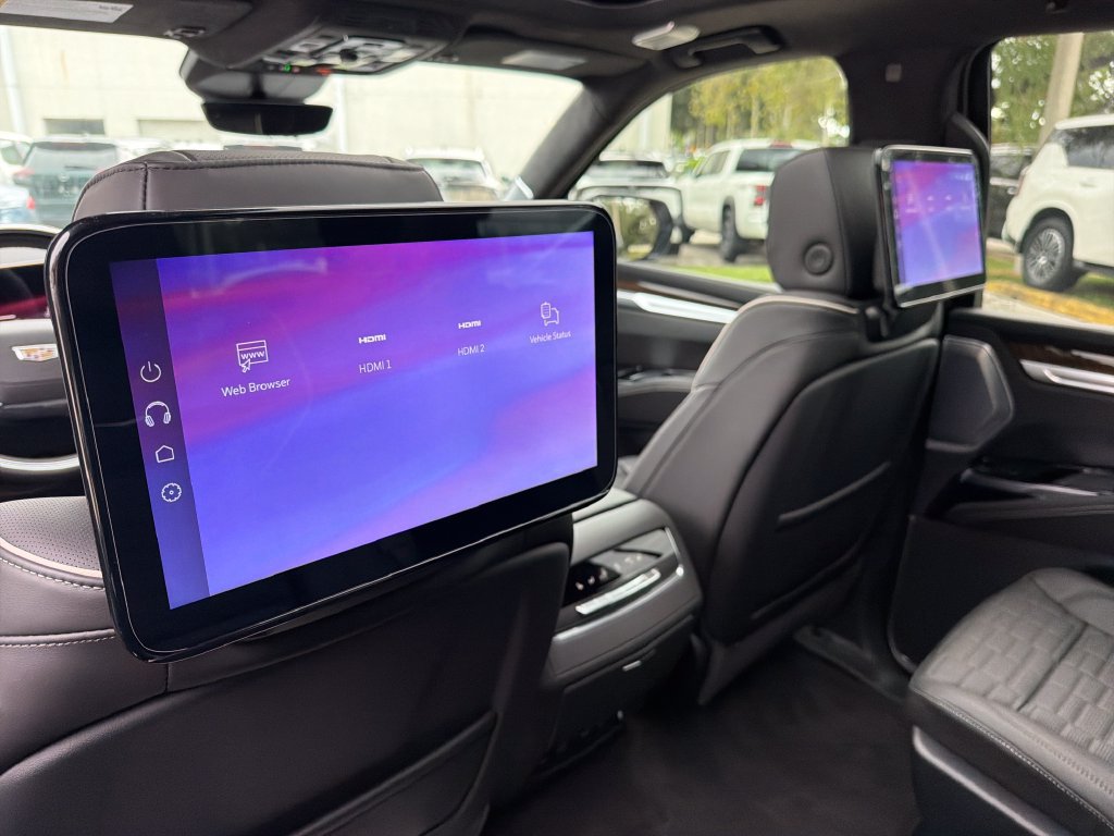Used 2026 Cadillac Escalade Platinum Sport w/ LPO, ONYX Package AWD/4WD image 32