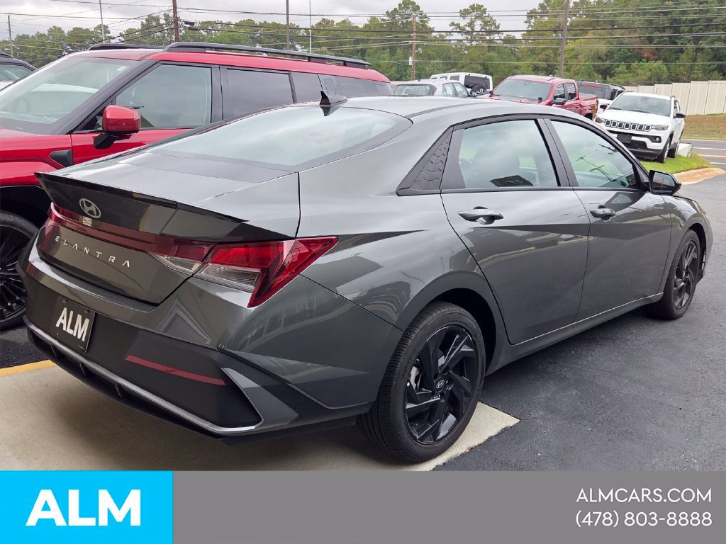 Used 2026 Hyundai Elantra Sport FWD image 13