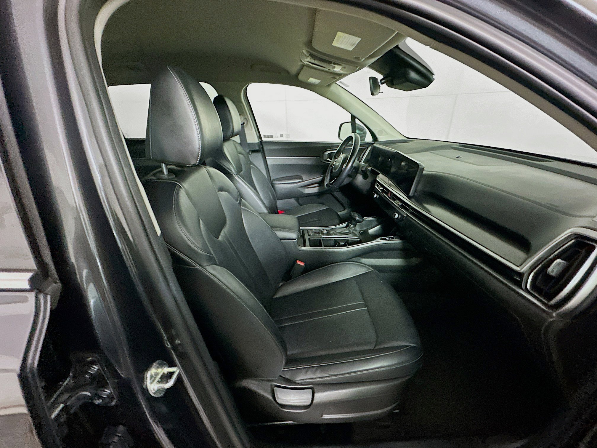 Used 2024 Kia Sorento S image 30