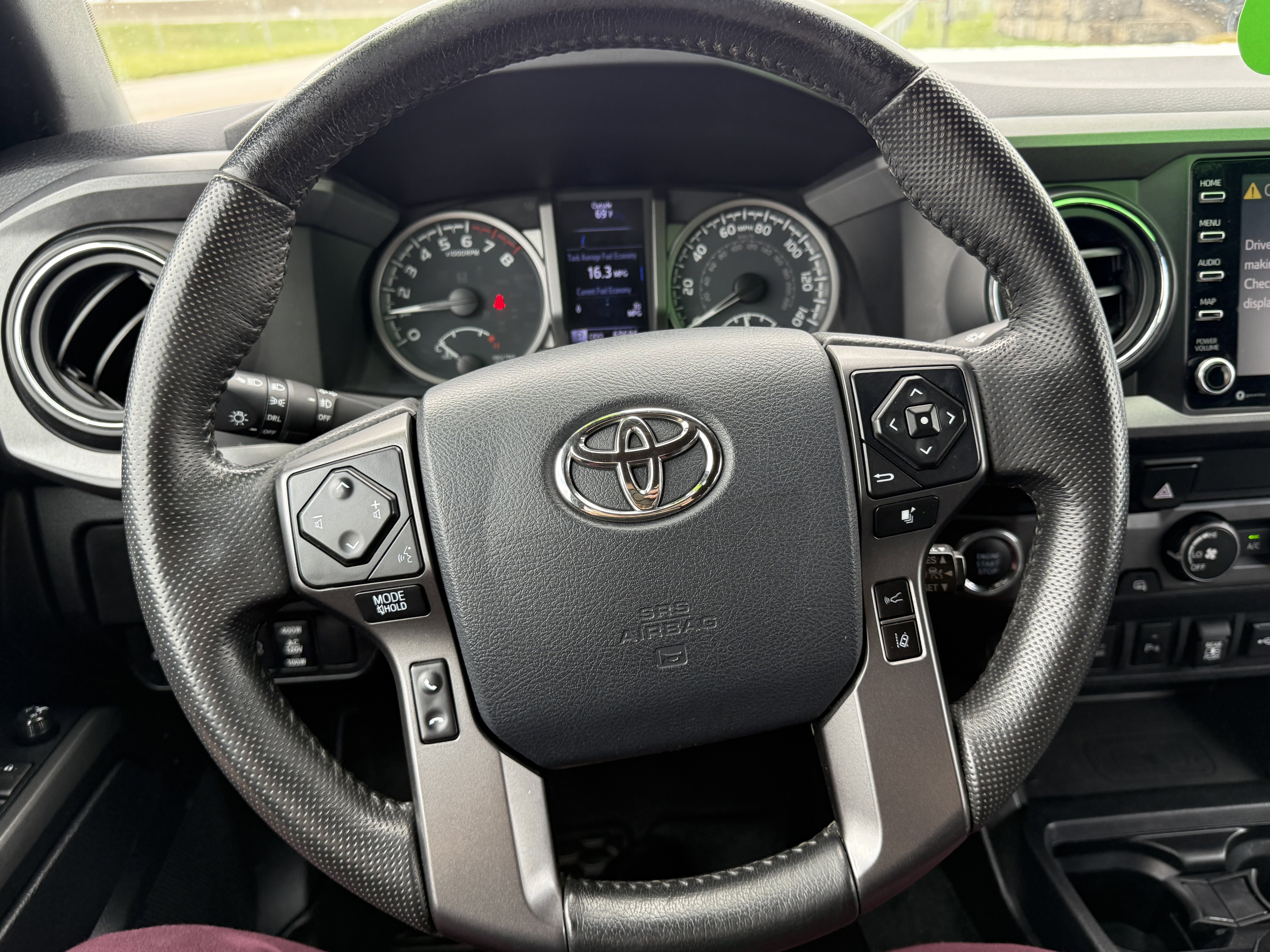 Certified 2020 Toyota Tacoma TRD Off-Road w/ Technology Package image 8