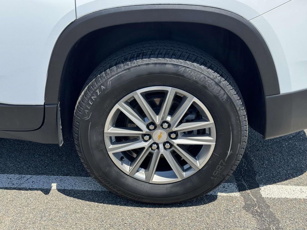 Used 2023 Chevrolet Traverse LT AWD/4WD image 10