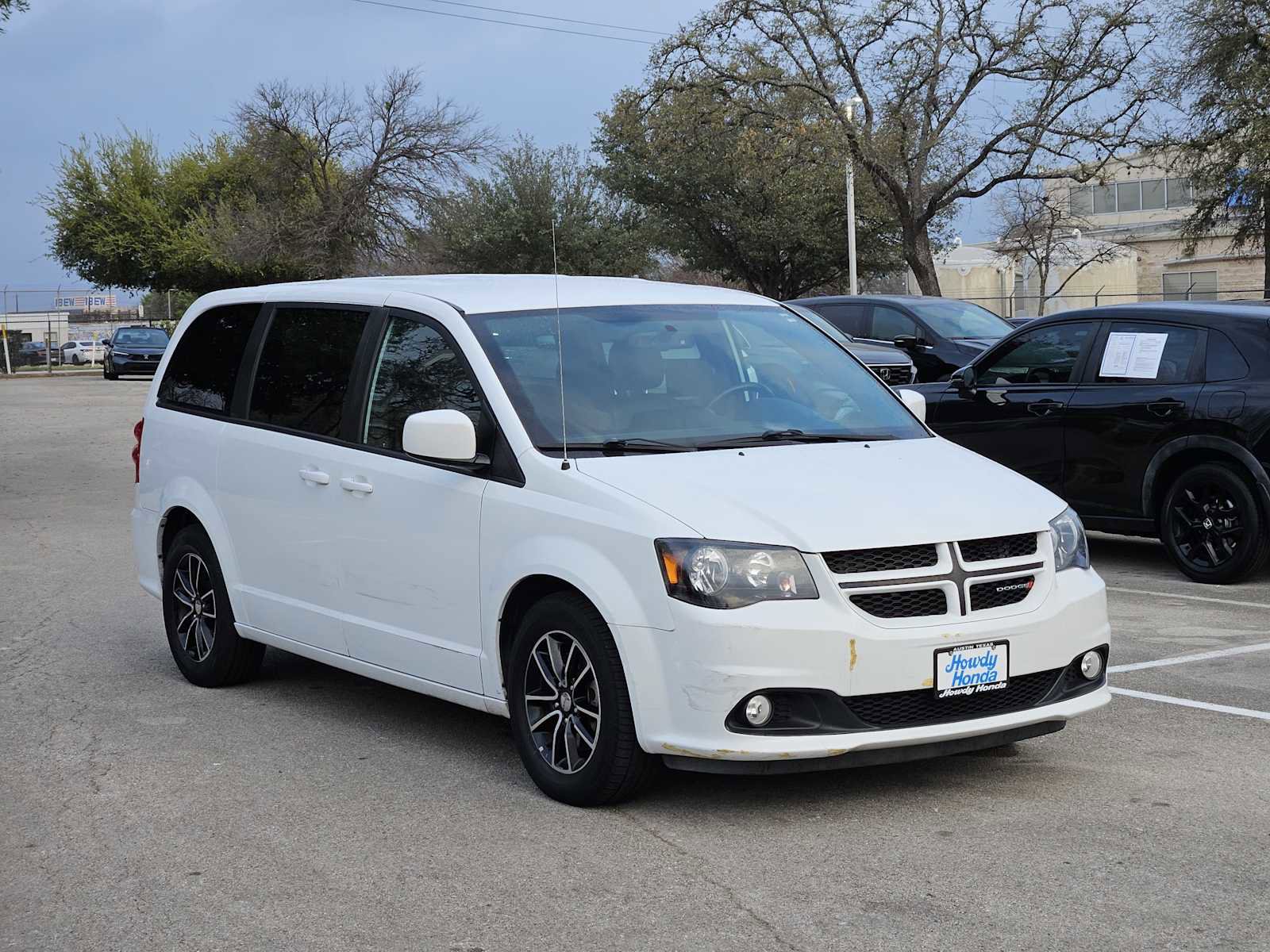 Used 2018 Dodge Grand Caravan GT FWD image 3