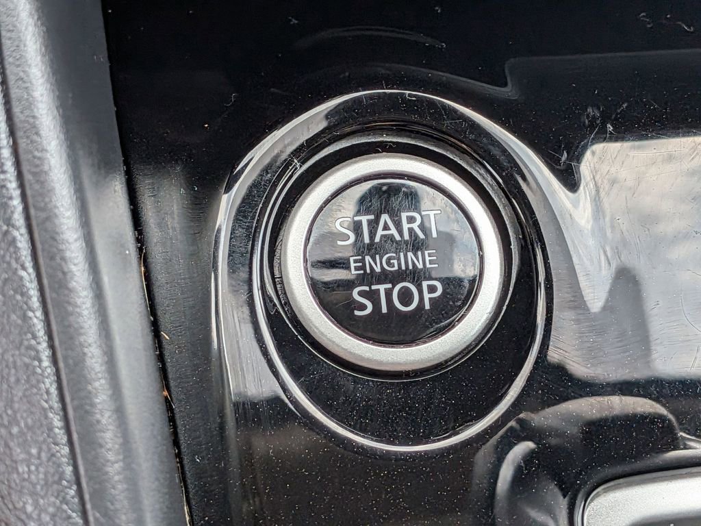 Used 2024 Nissan Versa SR image 15