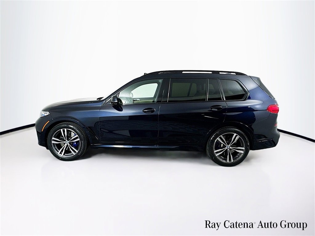 Used 2022 BMW X7 M50i image 4