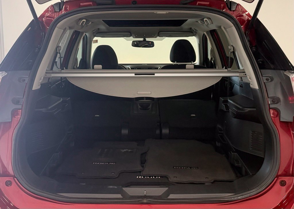 Used 2015 Nissan Rogue SV w/ SV Moonroof Package AWD/4WD image 28