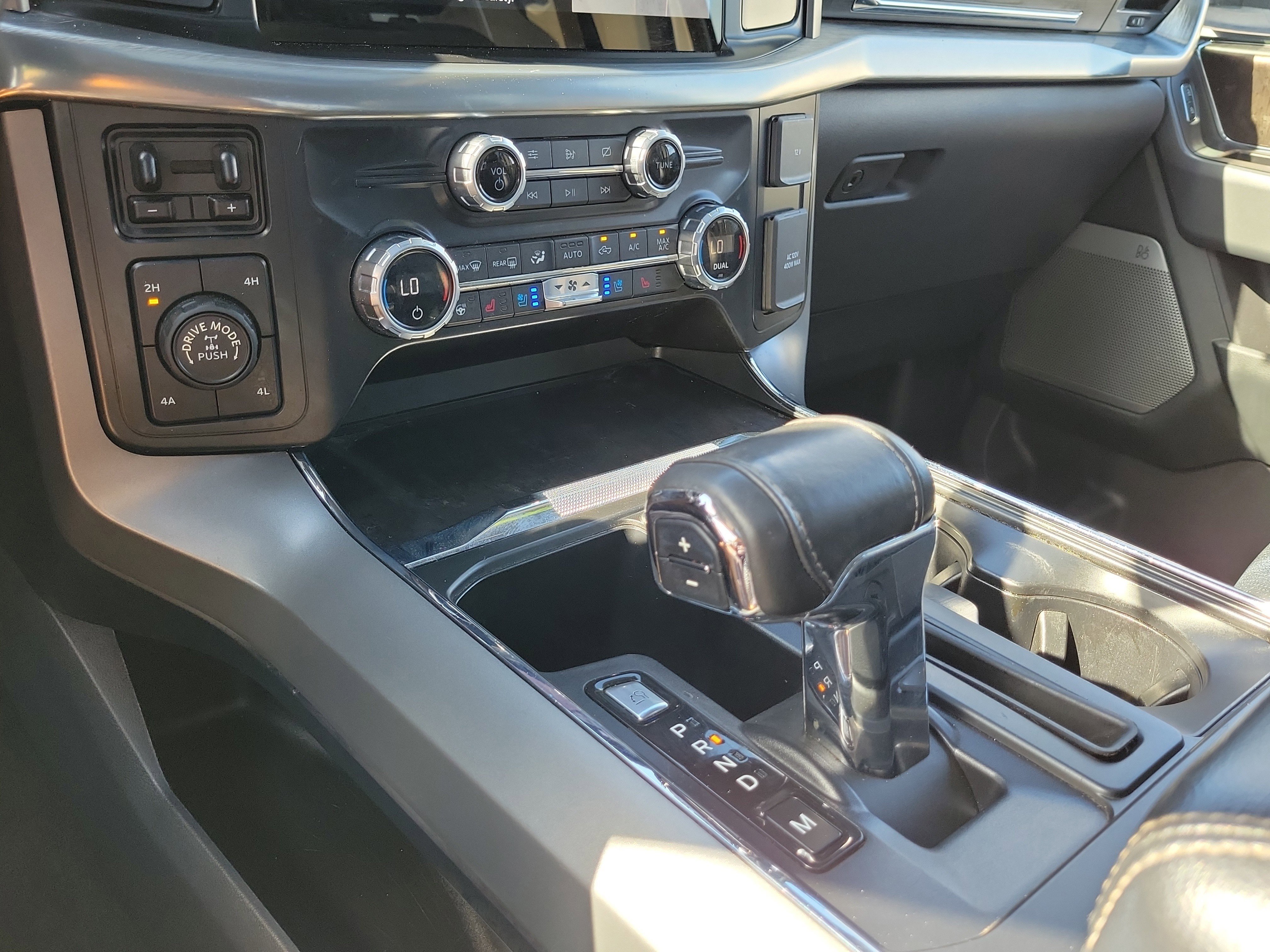 Used 2021 Ford F150 Lariat w/ Equipment Group 502A High image 27