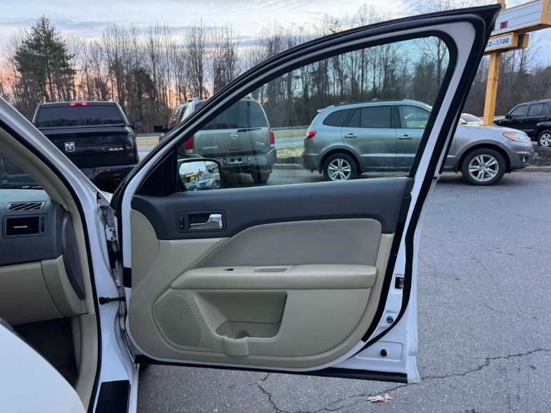 Used 2012 Ford Fusion SE image 13