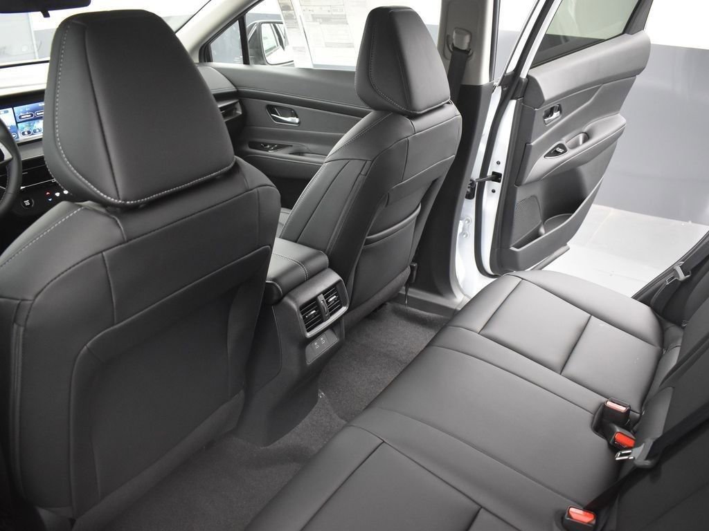 New 2025 Nissan Murano SV image 14