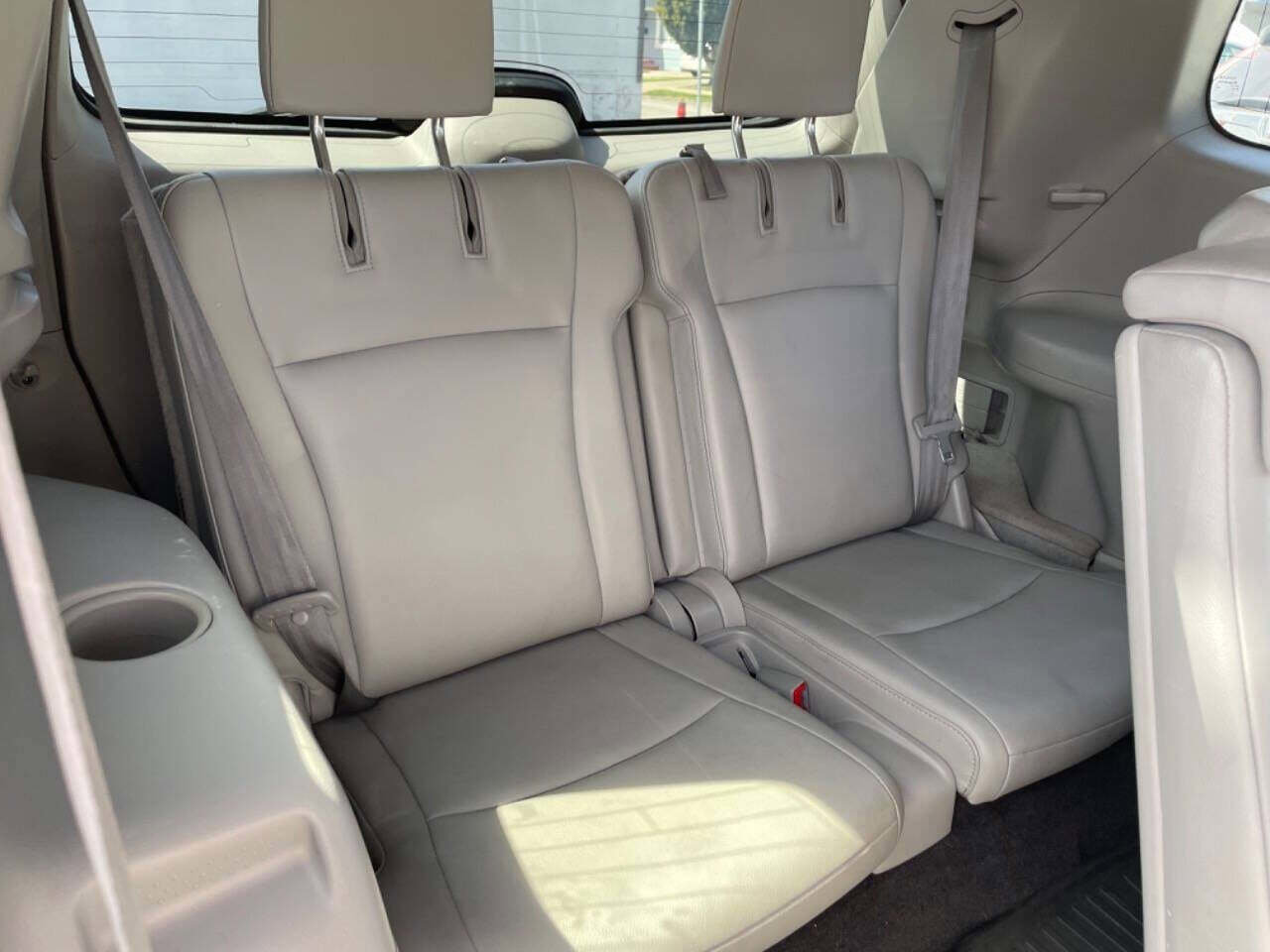 Used 2012 Toyota Highlander Limited w/ Tow Pkg image 13