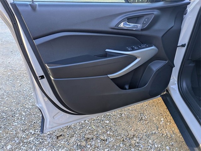 New 2026 Chevrolet Trax RS w/ Sunroof Package image 8