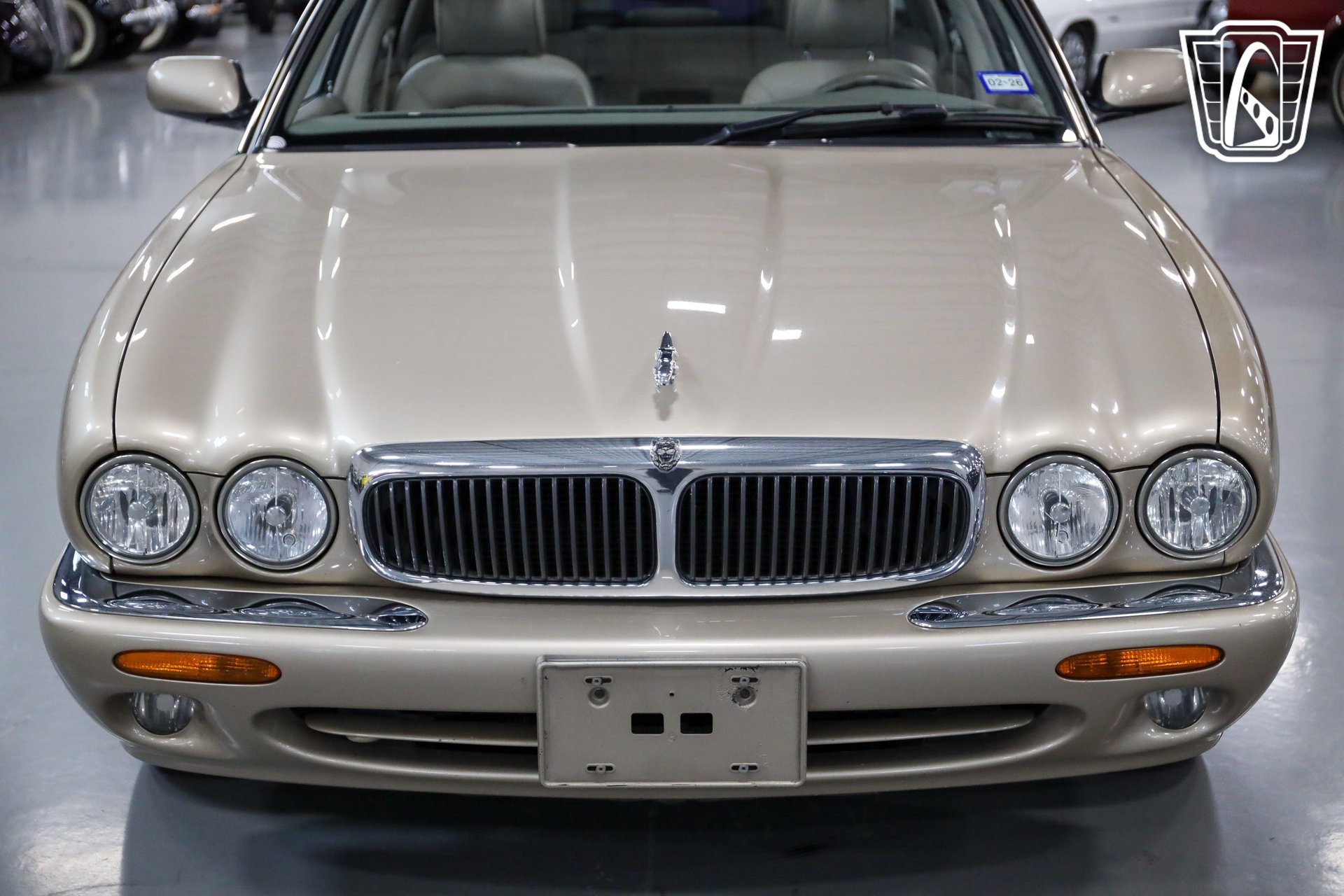 Used 2001 Jaguar XJ8 image 9