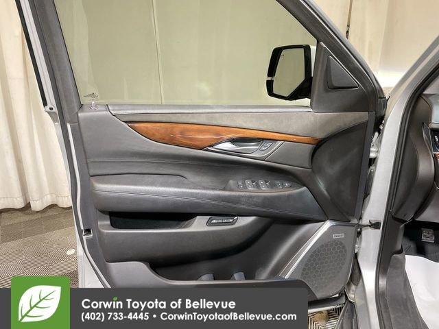 Used 2016 Cadillac Escalade Luxury image 26