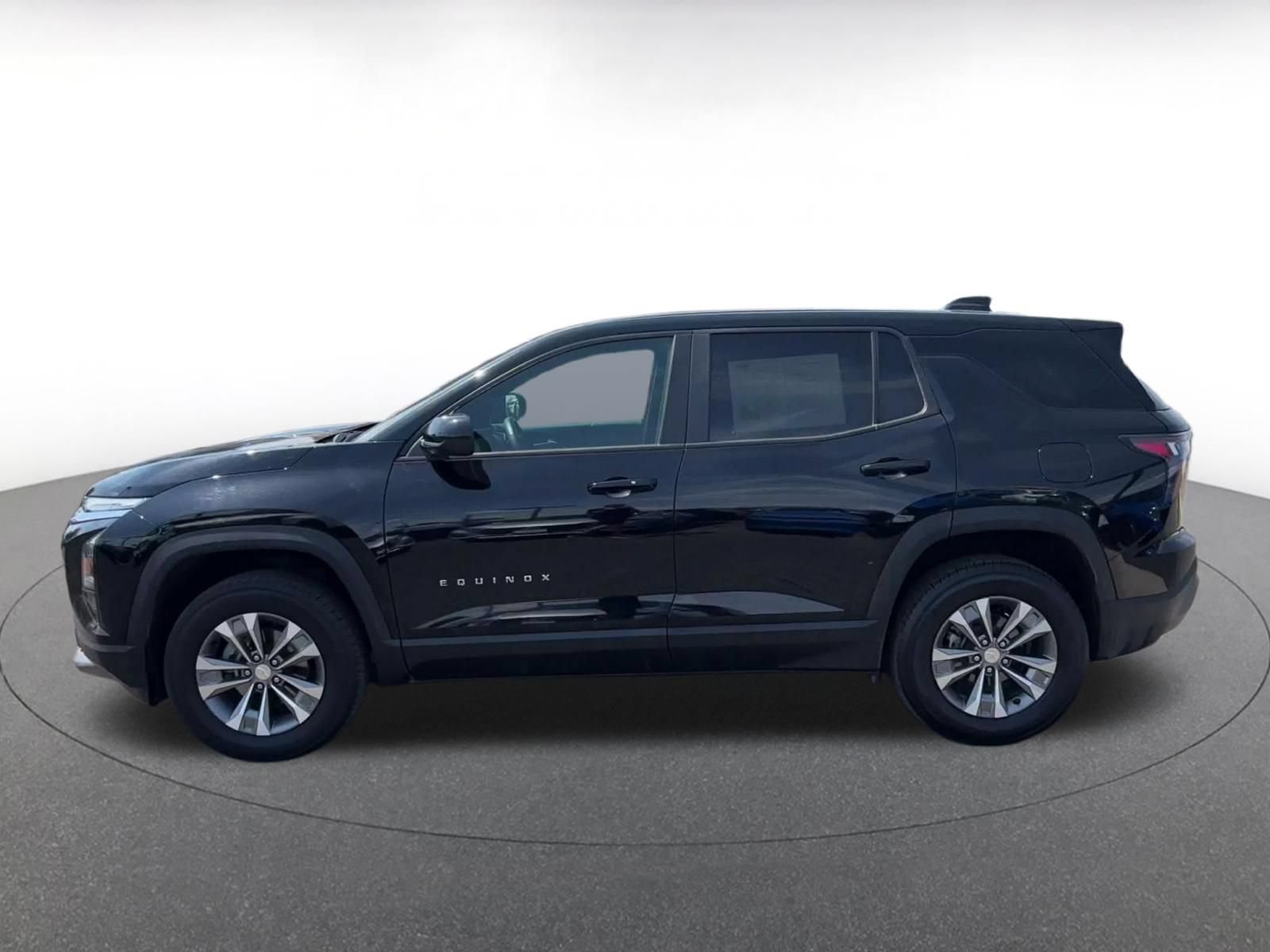 Used 2025 Chevrolet Equinox LT FWD image 8