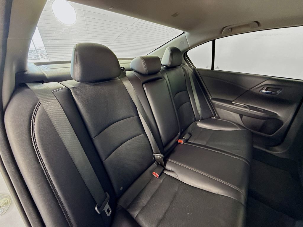 Used 2015 Honda Accord Touring image 27