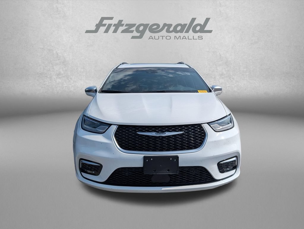 Used 2021 Chrysler Pacifica Pinnacle AWD/4WD image 2