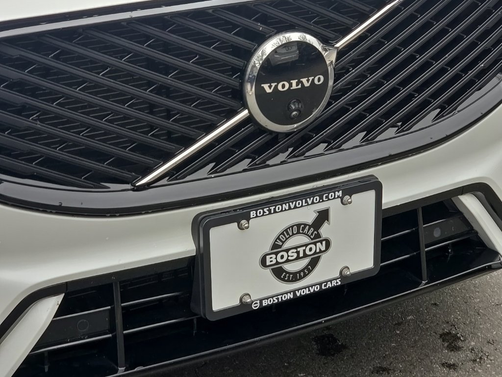 Certified 2026 Volvo XC60 B5 Plus AWD/4WD image 5