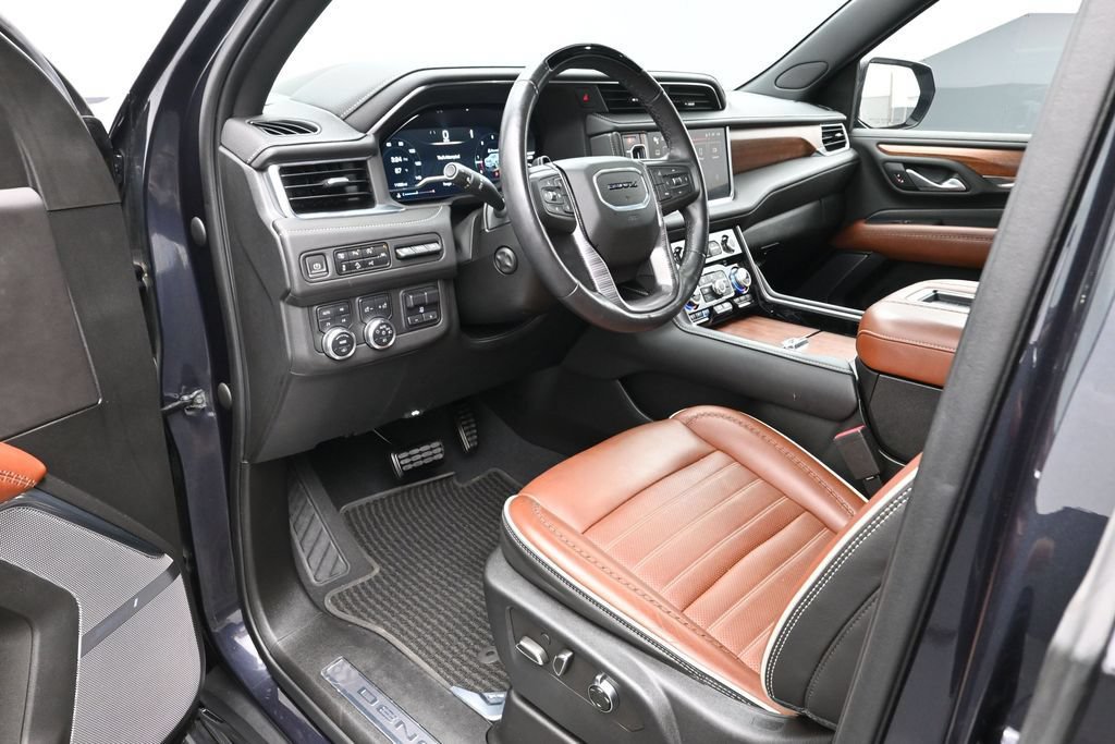 Used 2023 GMC Yukon Denali Ultimate AWD/4WD image 4