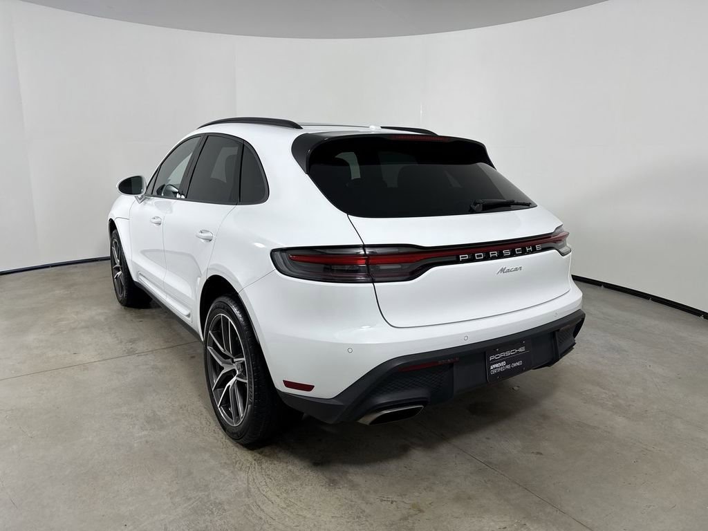 Certified 2025 Porsche Macan image 3
