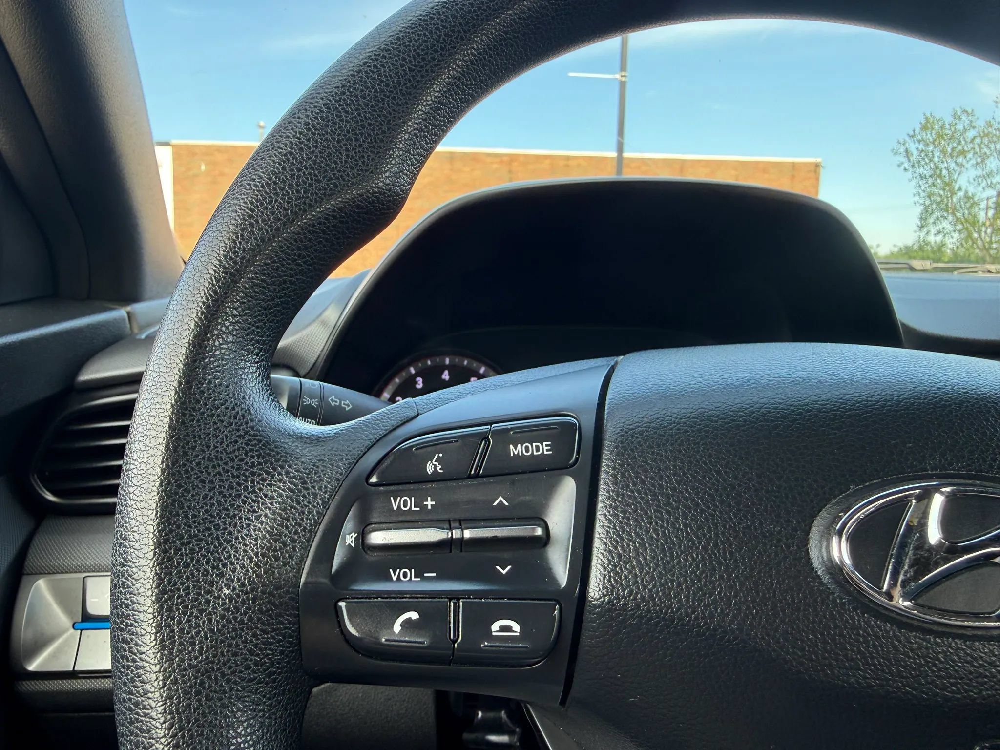 Used 2019 Hyundai Veloster 2.0 FWD image 26