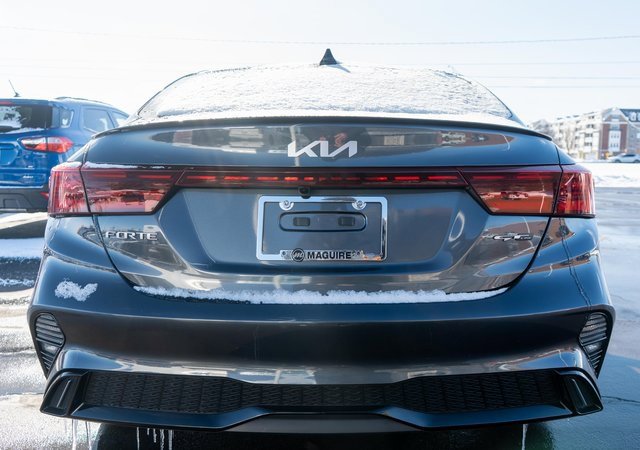 Used 2023 Kia Forte GT-Line w/ GT-Line Premium Package image 7