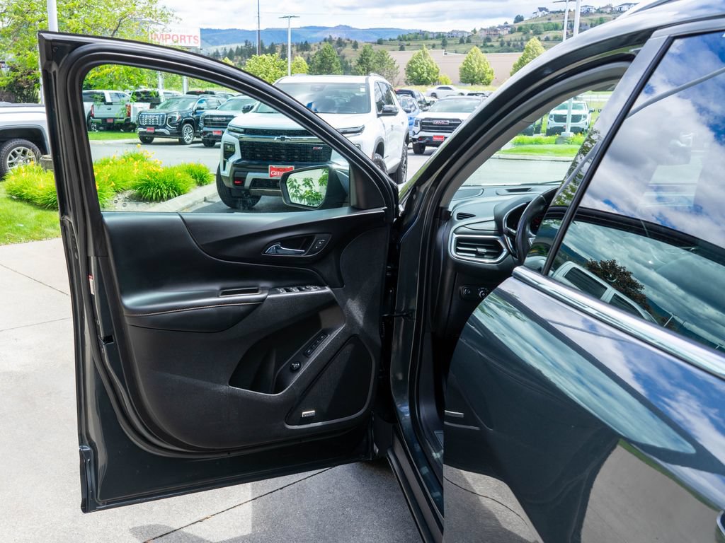 Used 2019 Chevrolet Equinox Premier w/ Premier True North Edition AWD/4WD image 17