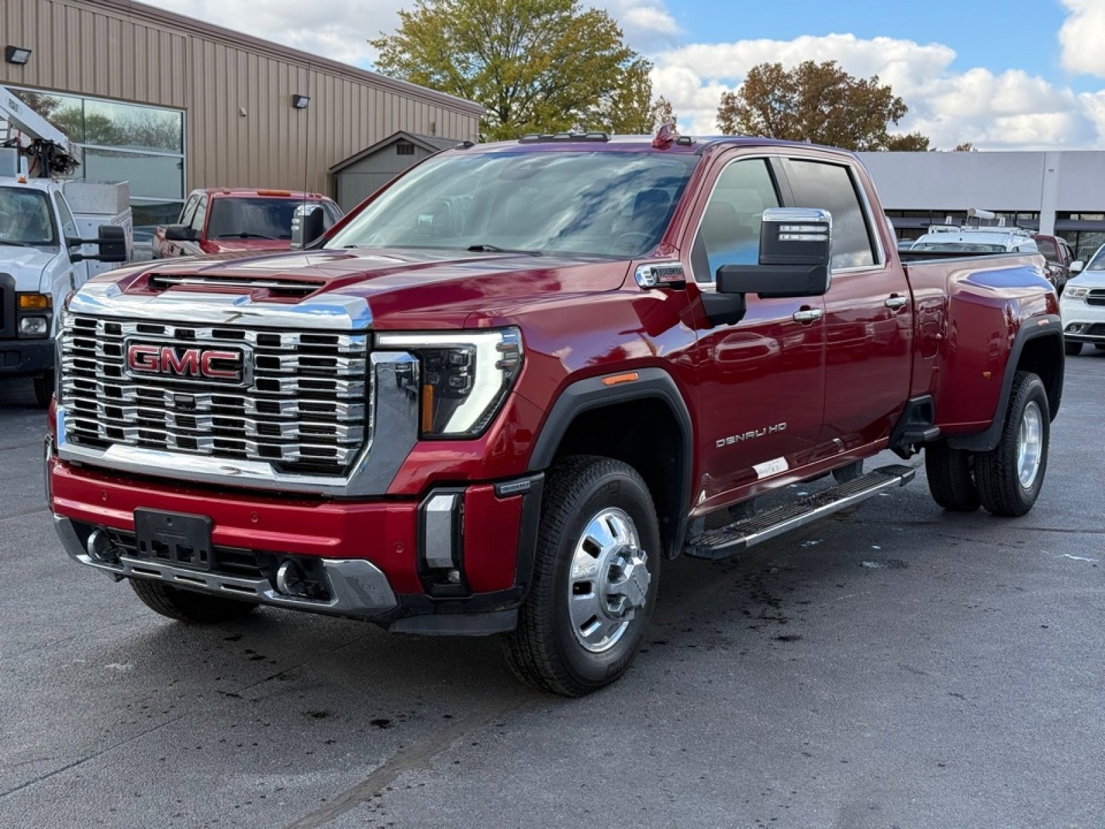 Used 2024 GMC Sierra 3500 Denali w/ Technology Package image 4