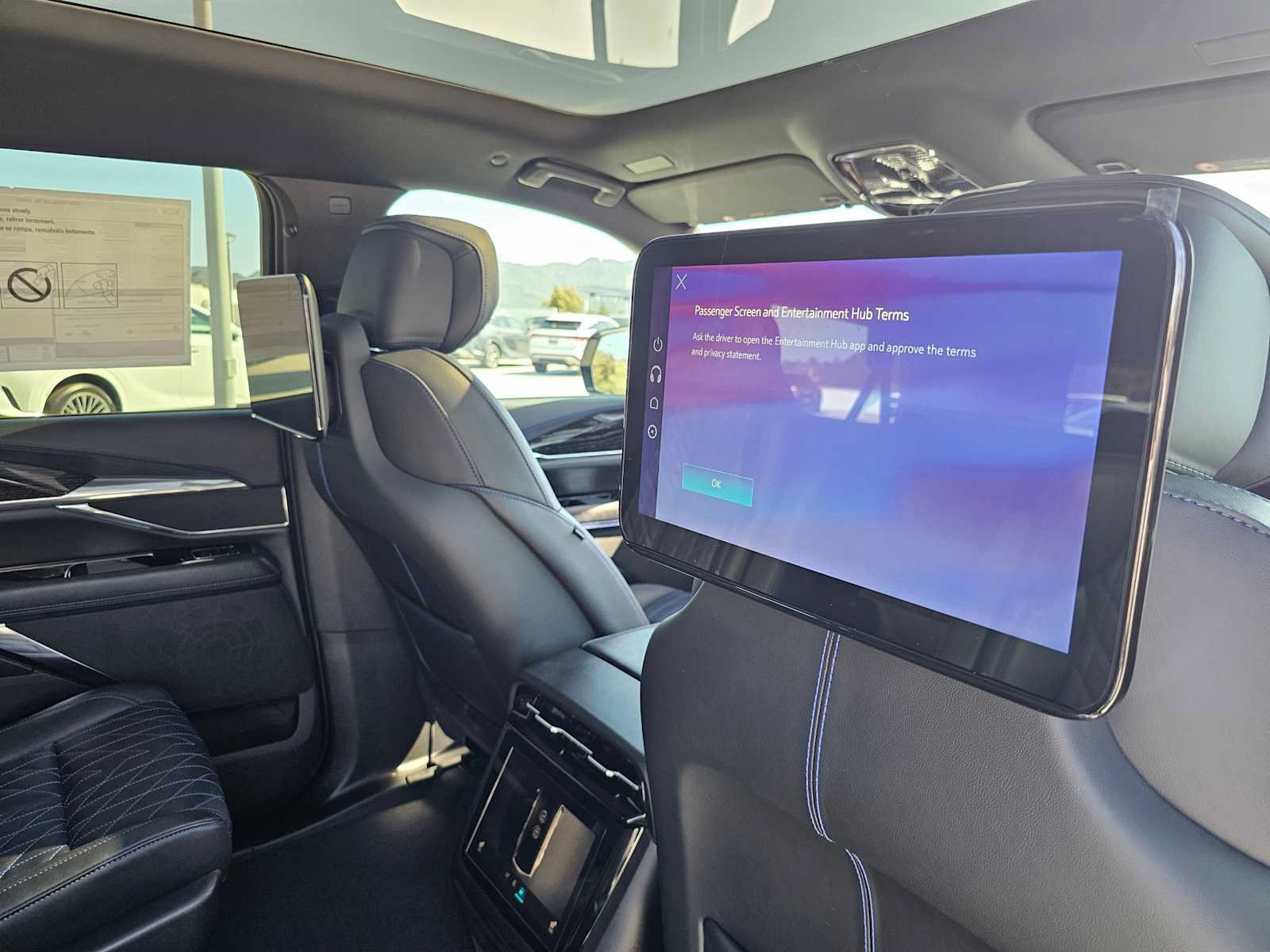 New 2026 Cadillac Escalade IQL Sport 1 w/ LPO, Floor Liner Package AWD/4WD image 13
