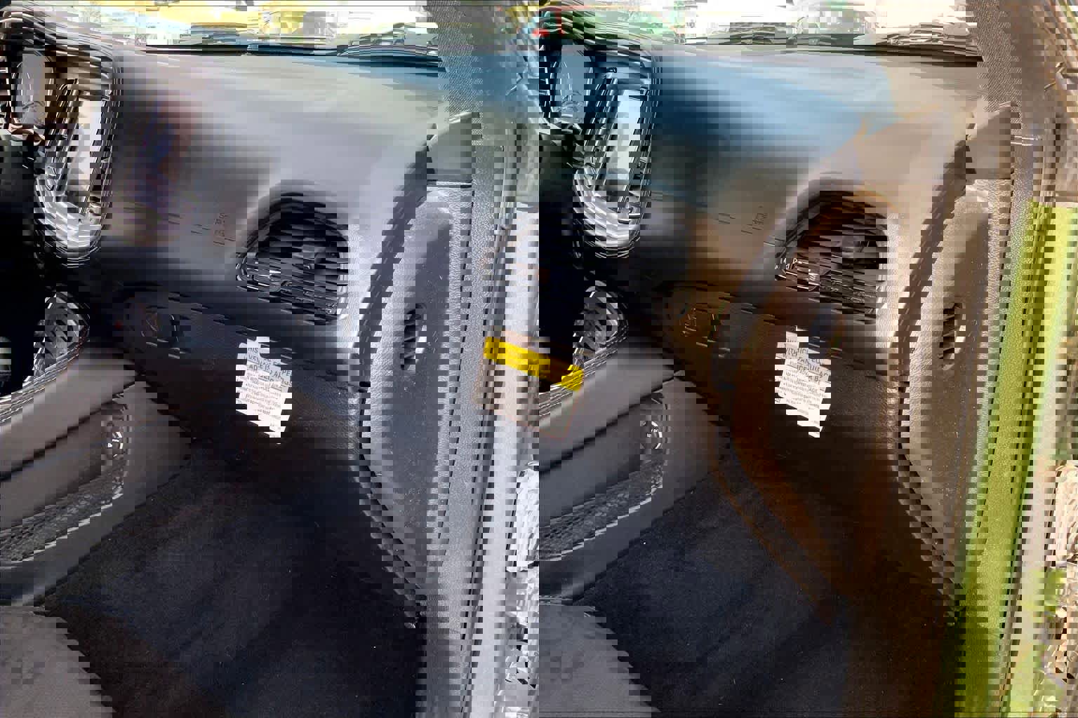 Used 2022 Dodge Challenger R/T w/ Plus Package image 17