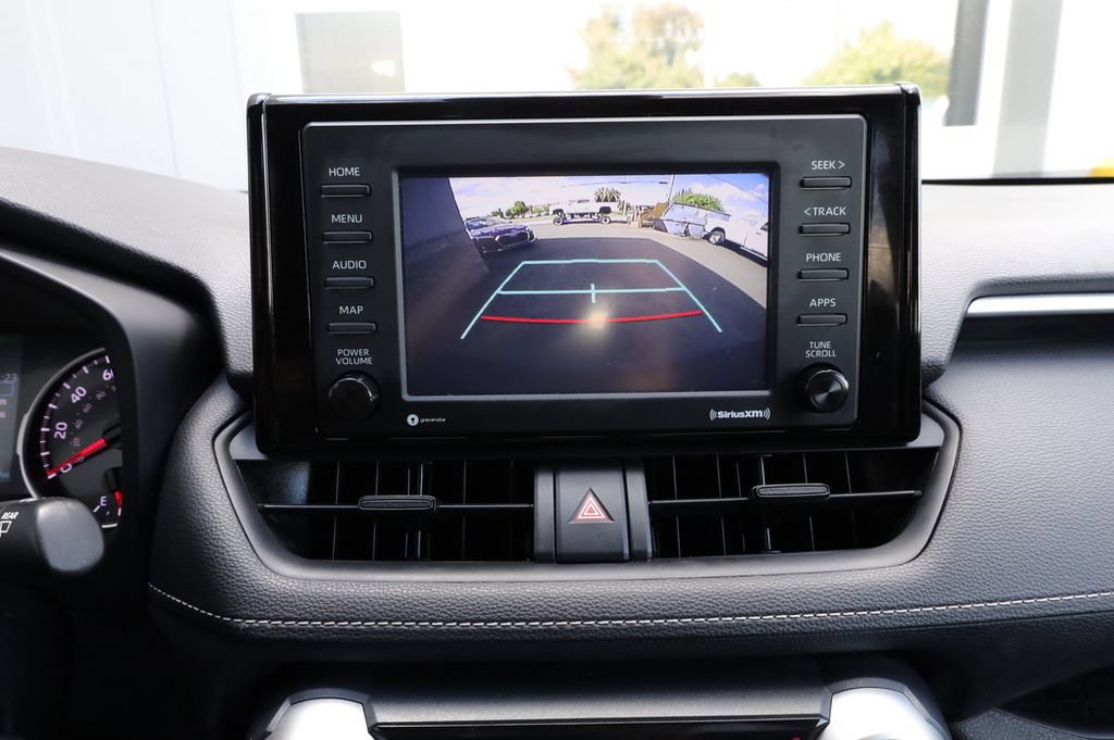 Certified 2021 Toyota RAV4 LE AWD/4WD image 35