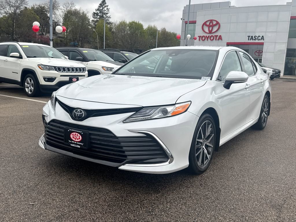 Used 2023 Toyota Camry XLE w/ Cold Weather Package AWD/4WD image 3