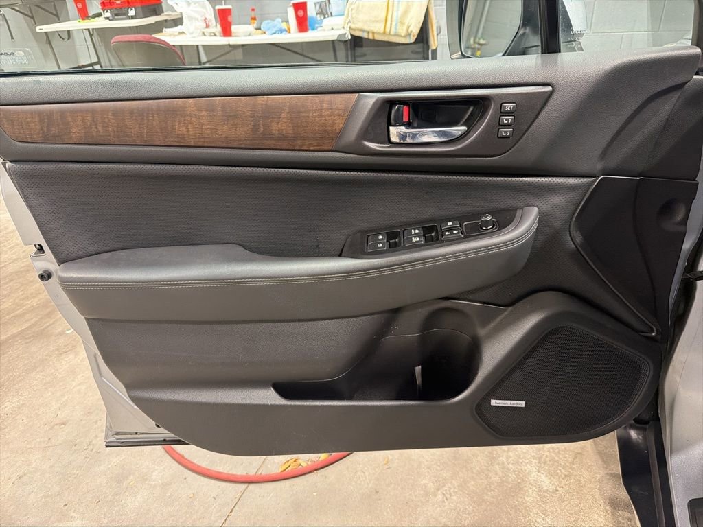 Used 2017 Subaru Outback 3.6R Limited image 12