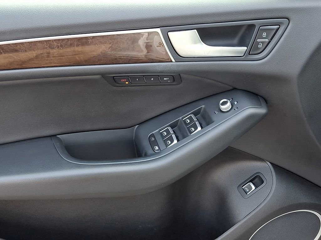 Used 2016 Audi Q5 2.0T Premium Plus w/ Technology Package image 18