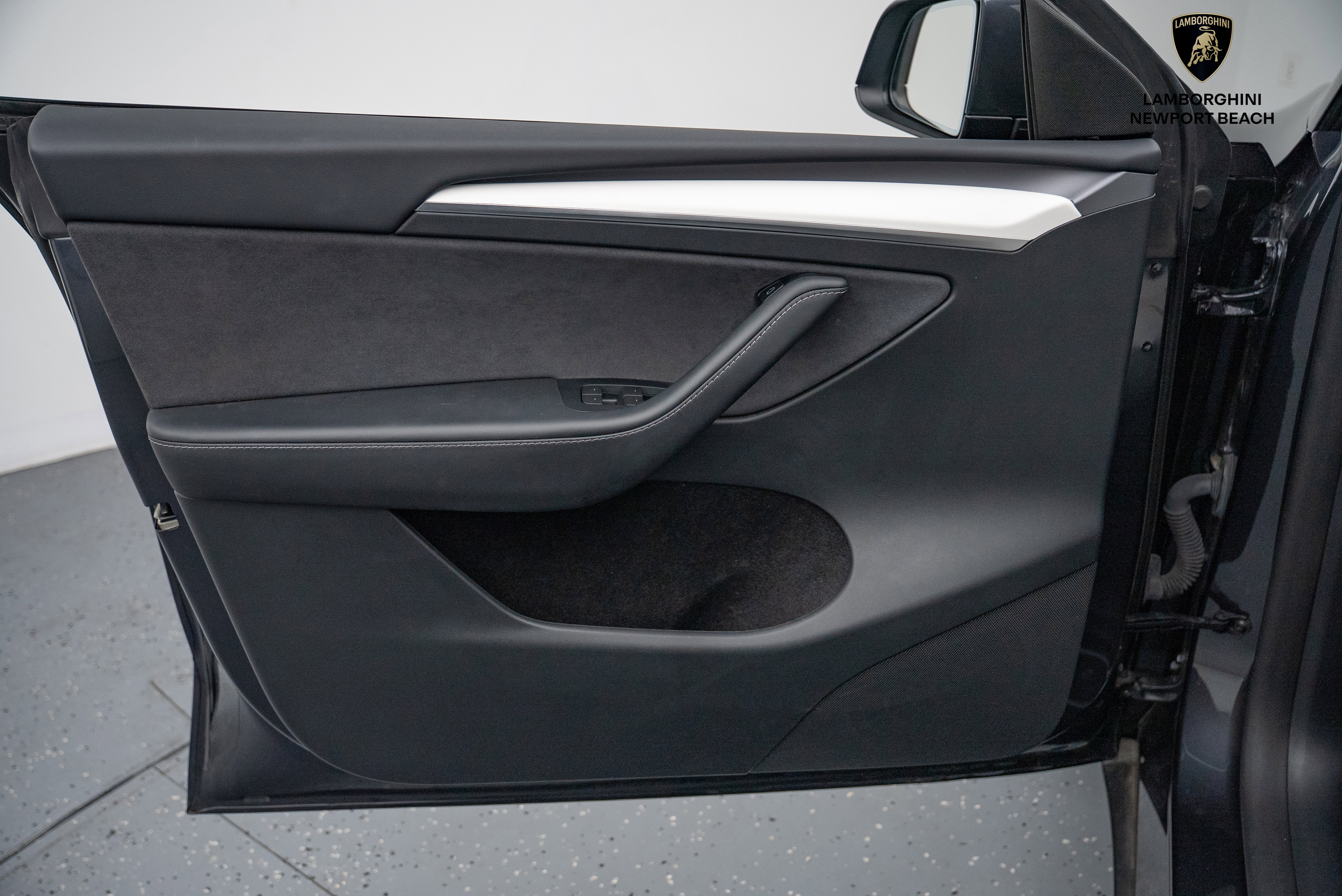 Used 2024 Tesla Model Y Performance image 27