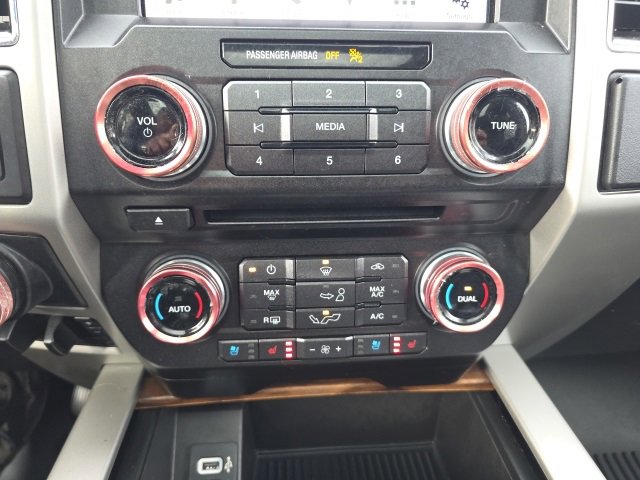 Used 2018 Ford F150 Lariat w/ Equipment Group 502A Luxury image 17