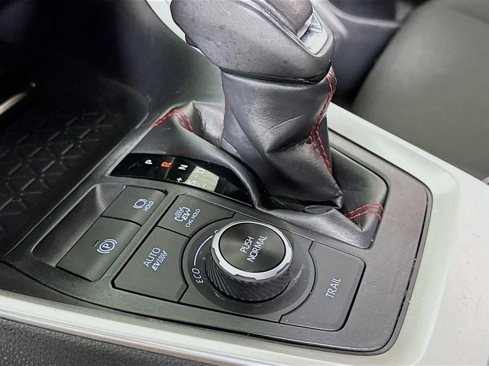 Used 2023 Toyota RAV4 SE w/ Weather & Moonroof Package AWD/4WD image 15