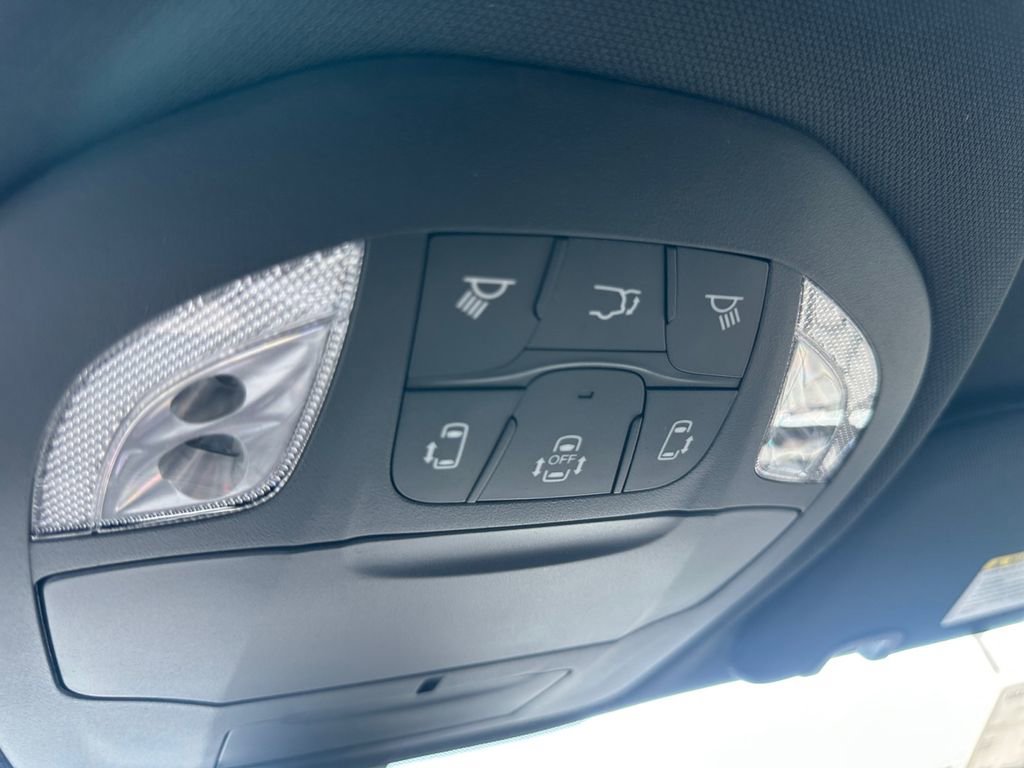 New 2026 Chrysler Pacifica Select image 21