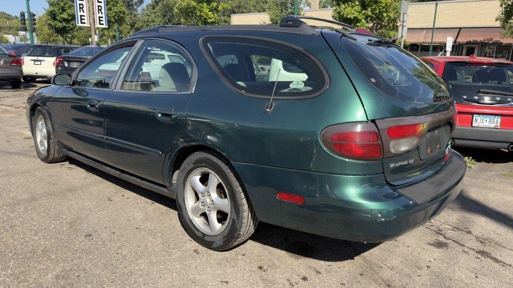 Used 2002 Ford Taurus SE FWD image 6