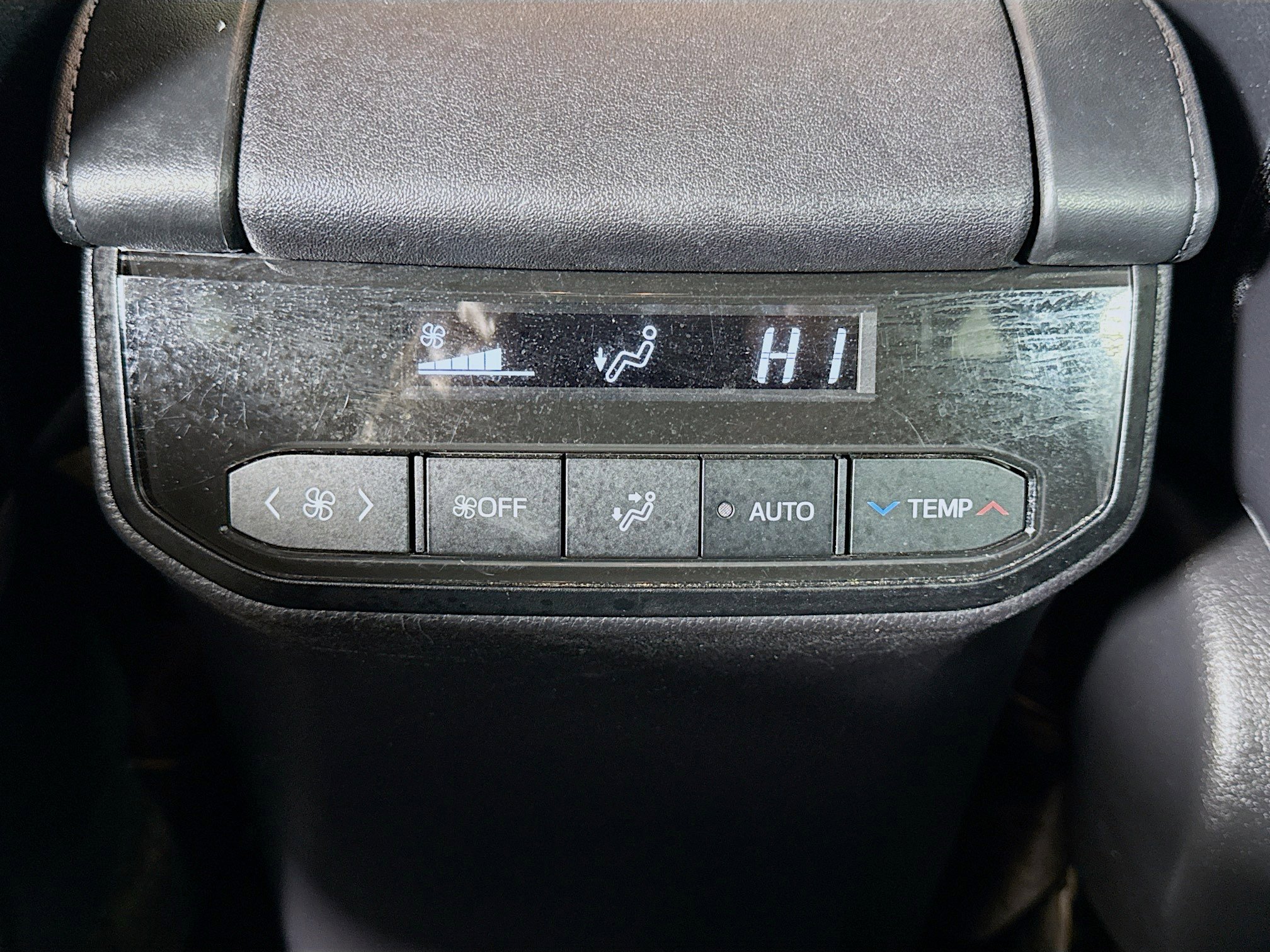Used 2023 Toyota Highlander XLE AWD/4WD image 24
