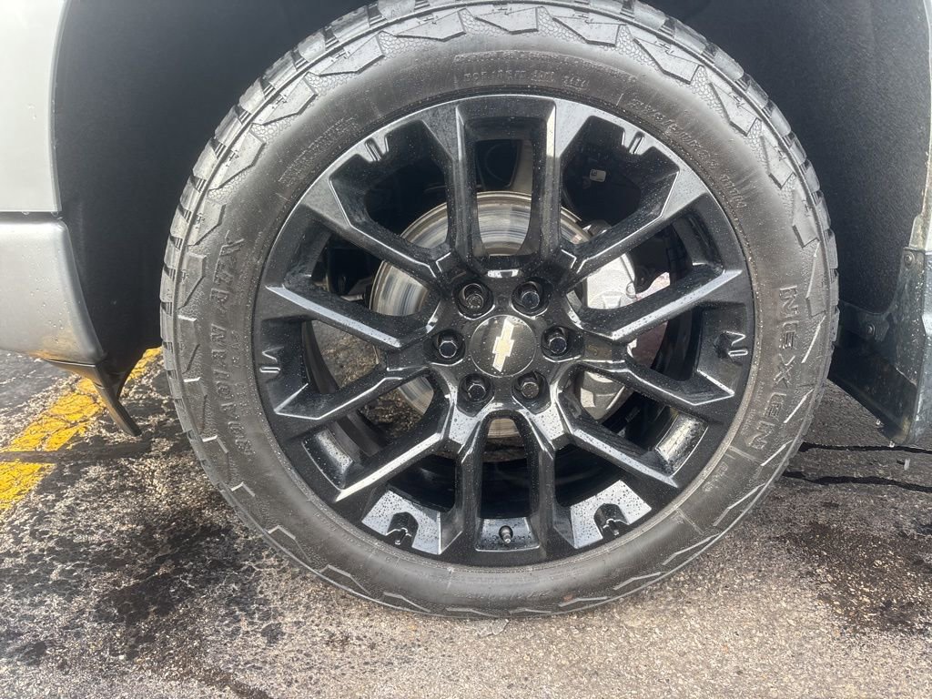 Used 2024 Chevrolet Silverado 1500 High Country image 2
