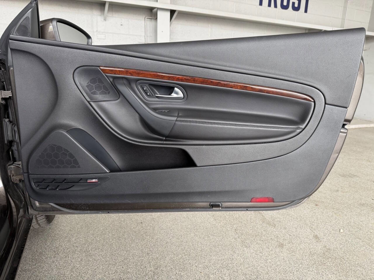 Used 2012 Volkswagen Eos Lux image 16