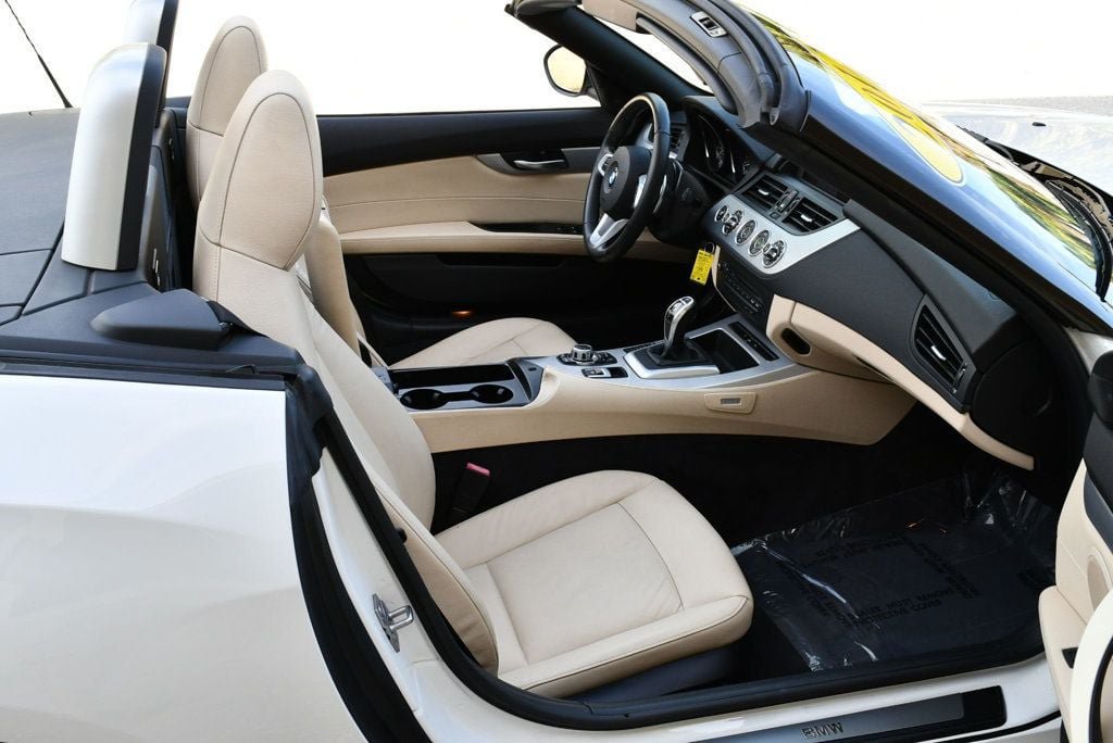Used 2012 BMW Z4 sDrive35i RWD image 19