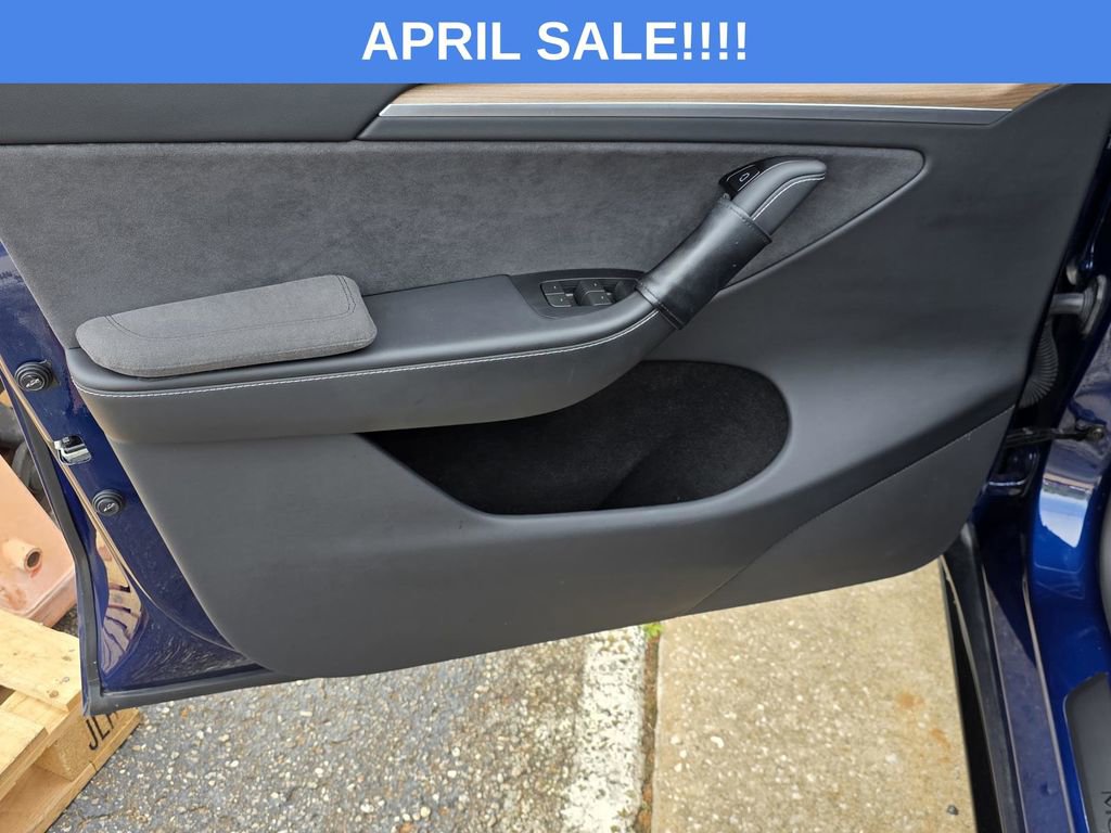 Used 2024 Tesla Model Y Long Range image 41