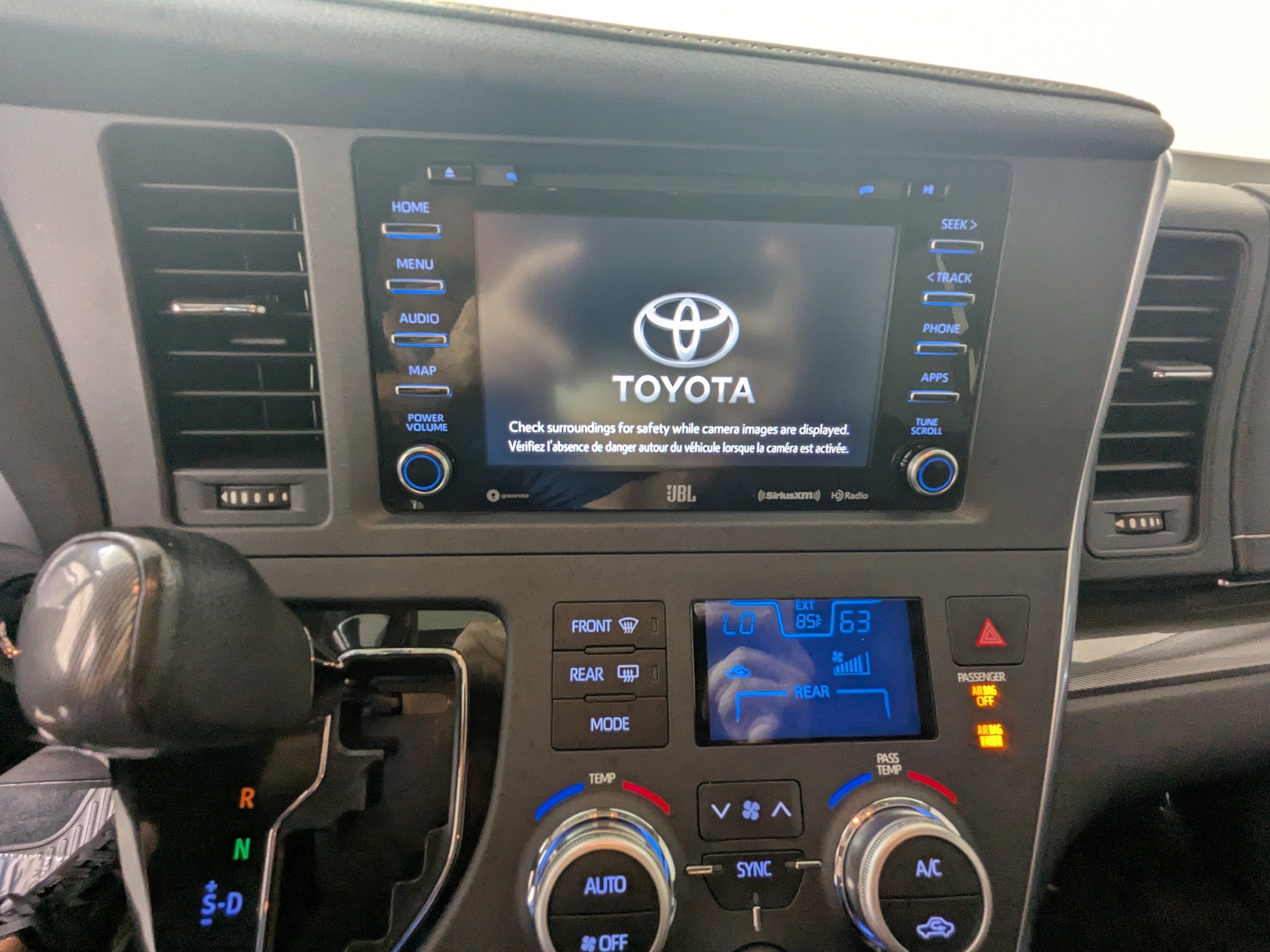 Used 2019 Toyota Sienna SE w/ SE Preferred Package AWD/4WD image 19