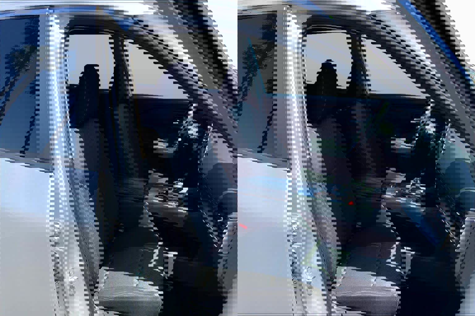 Used 2024 Nissan Rogue SV image 8