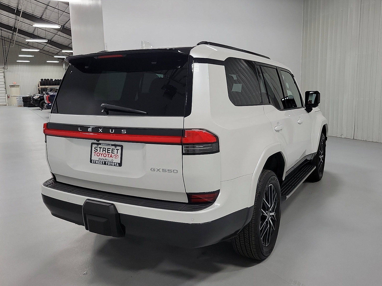 Used 2026 Lexus GX 550 w/ Cold Area Package AWD/4WD image 4