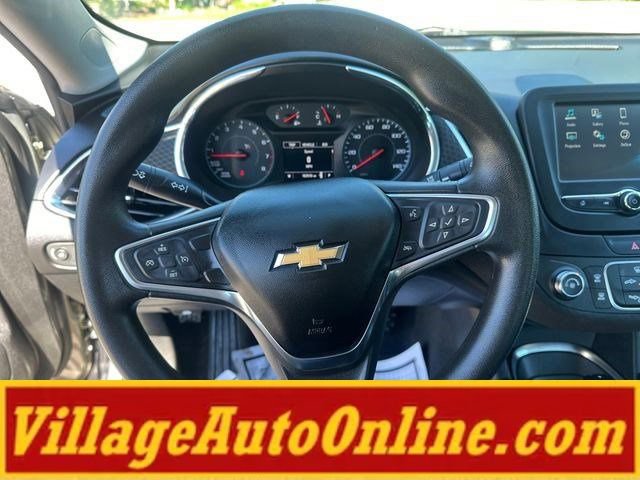 Used 2017 Chevrolet Malibu LT FWD image 26