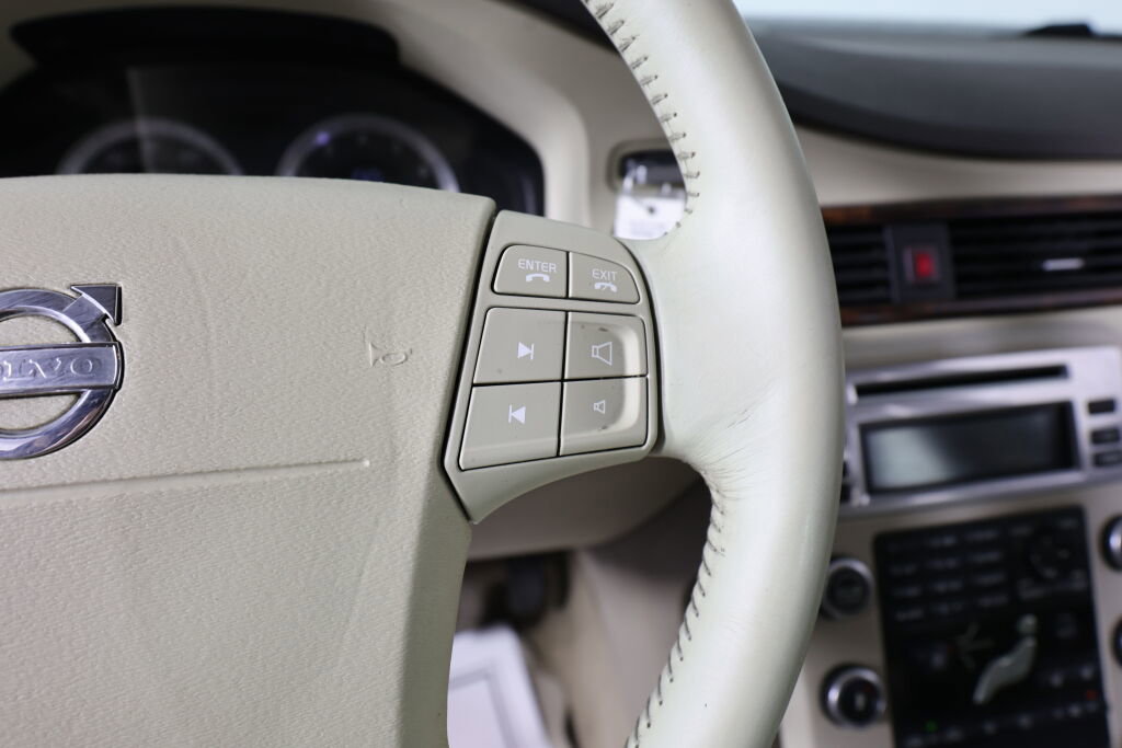 Used 2009 Volvo XC70 3.2 image 34